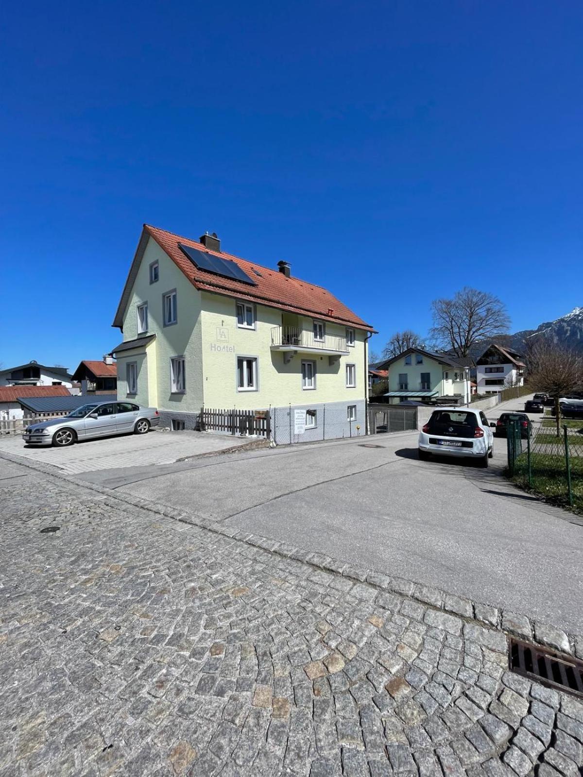 House La Neuschwanstein Blick - Budget City Hotel Fussen Luaran gambar